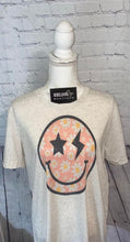 Load image into Gallery viewer, Daisy Mama/Smiley/Missouri
